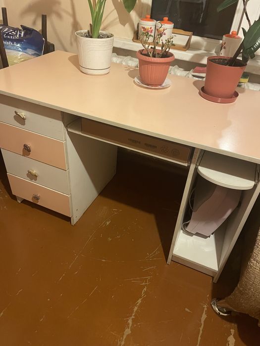 Стол компьютерный