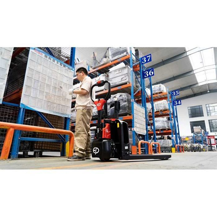 EP F4 Transpaleta electrica 1.5T Promotie - 4390 LEI + TVA