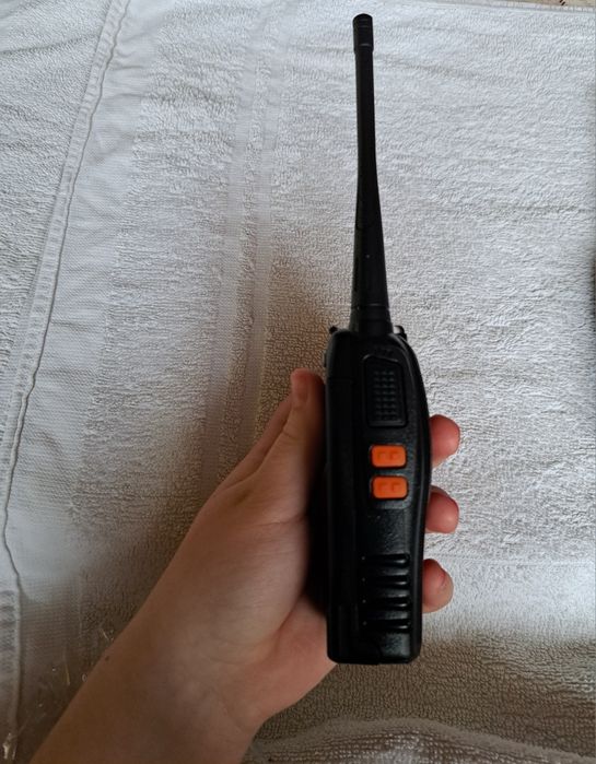 Радийна станция от 8 части ( уоки токи)