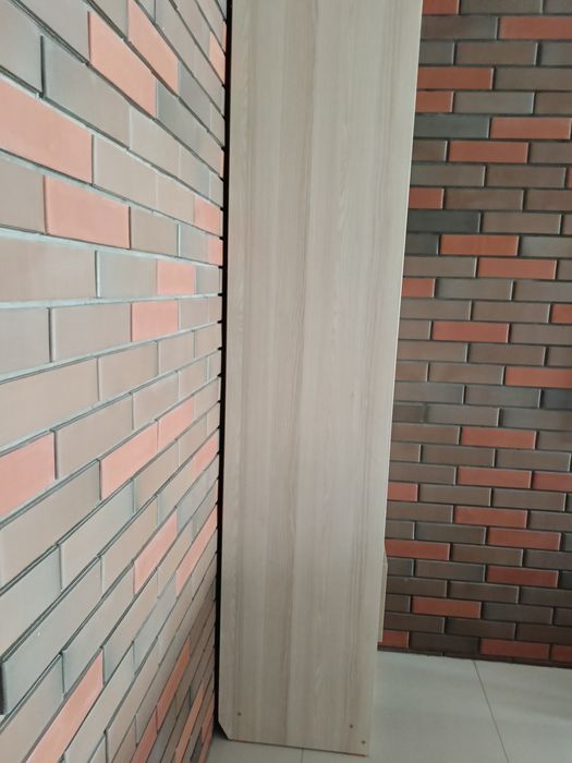 Продам стол для учебы шкаф для учебников