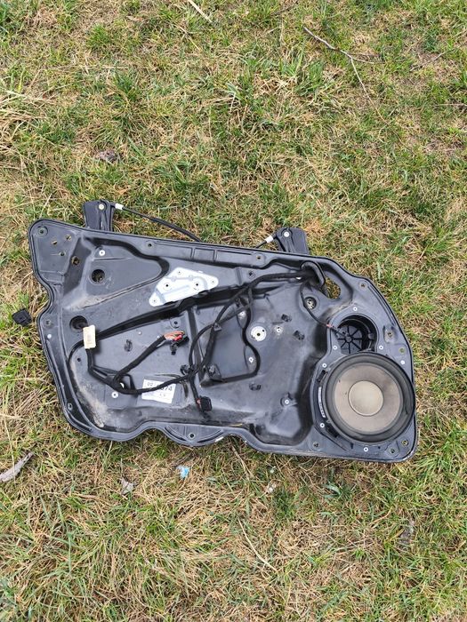 Macara geam stânga față spate Volkswagen Passat B6