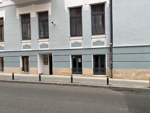 Inchiriez spatiu Ultacentral Str.Baba Novac colt cu Str.I.Maniu