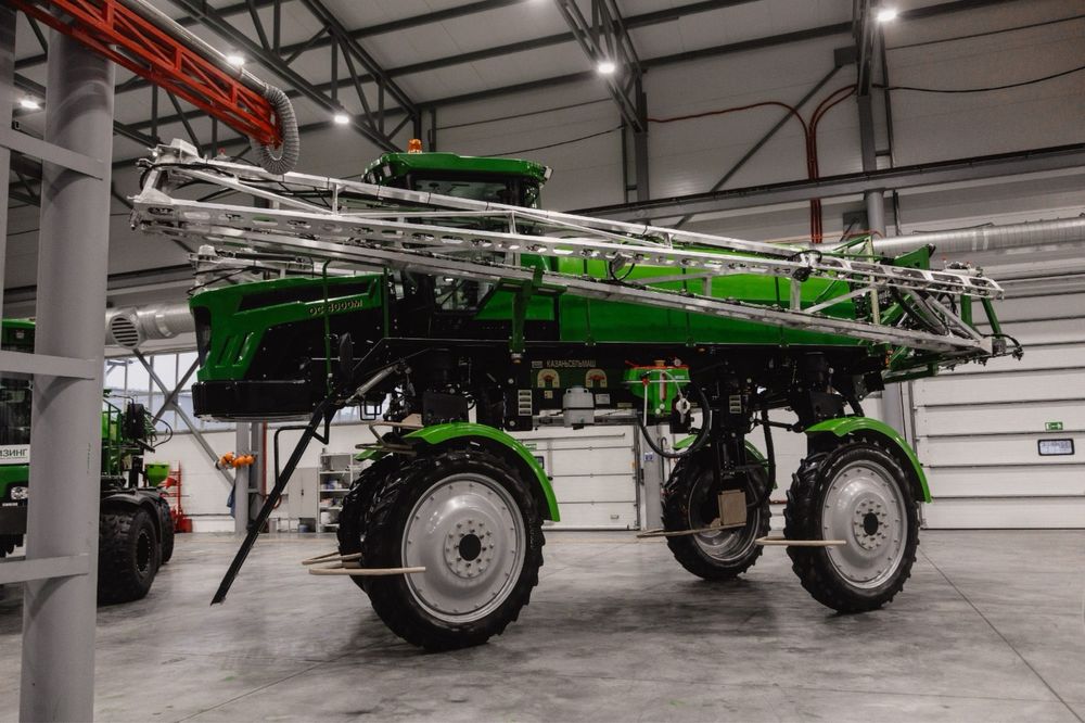 Самоходный опрыскиватель Барс ОС-4000/3000