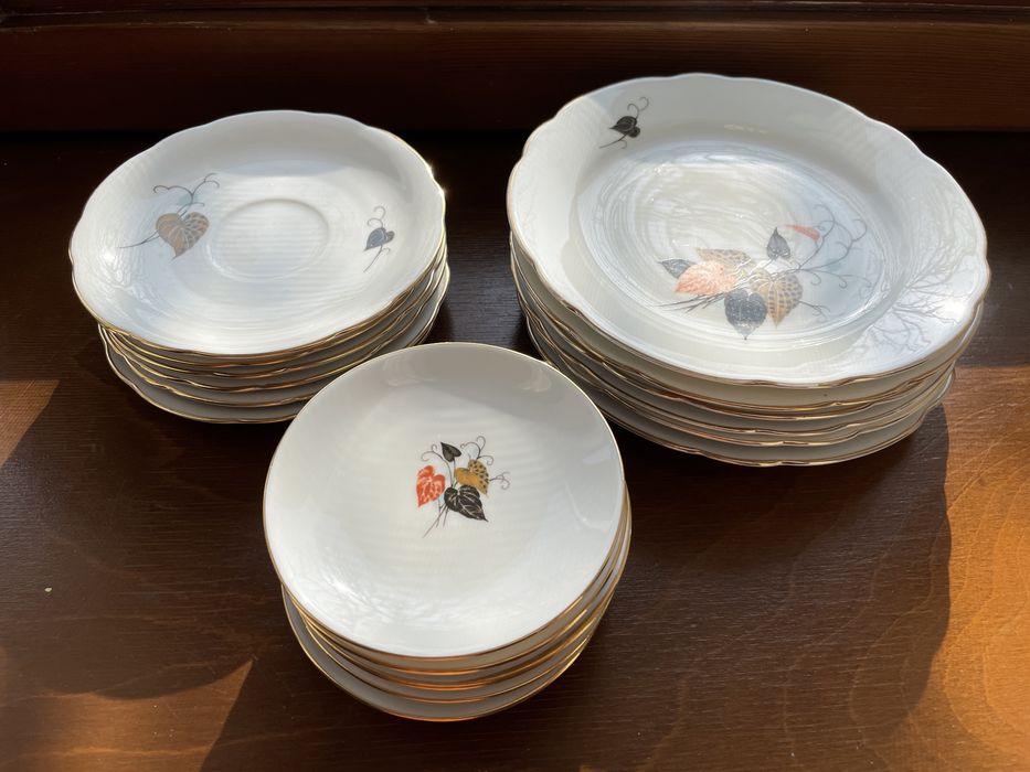 Фарфоровый чайный сервиз