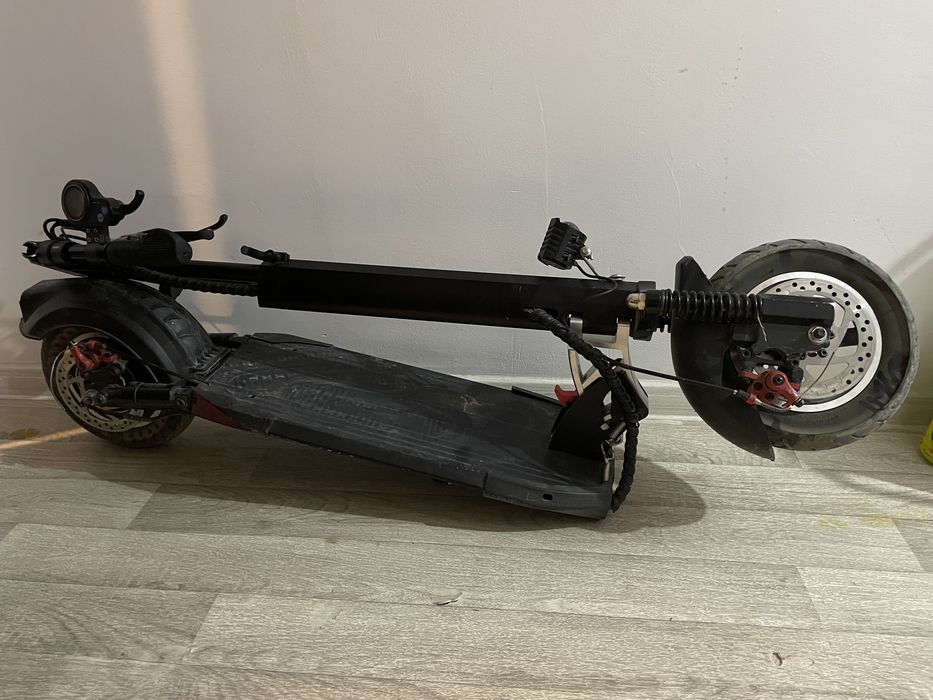 Продам электрический самокат