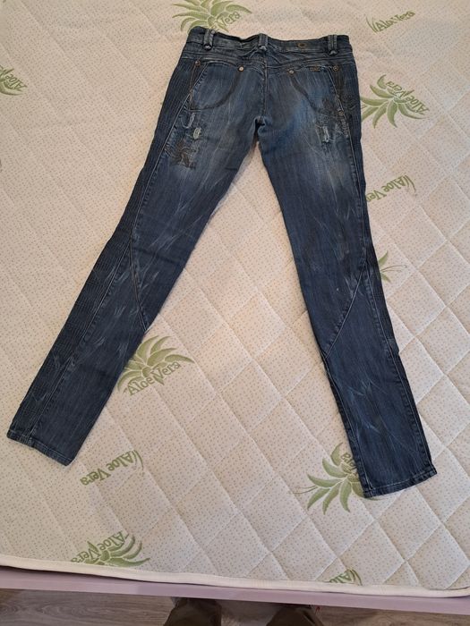 Запазени дамски дънки