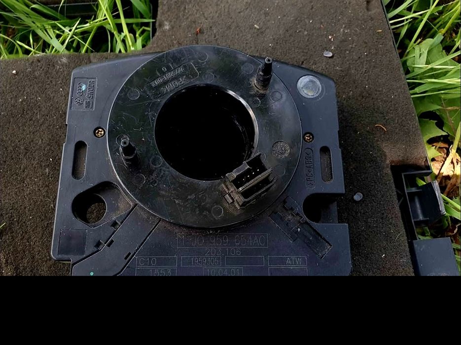 Spira volan 1J0 959 654 AC Volkswagen Golf 4 Skoda Octavia 1 Bora Leon