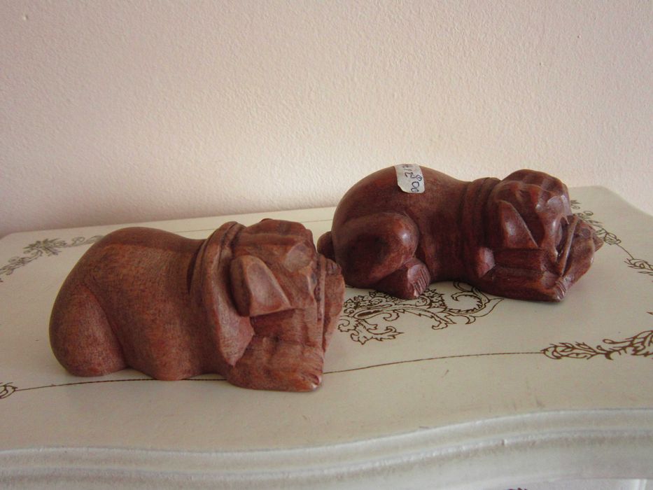 cadou rar Caine sculpura mica lemn de Suar Indonezia 1970