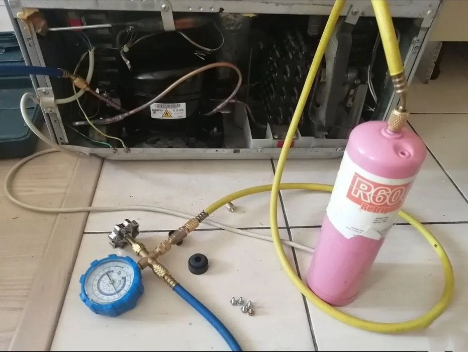 Холодильник не морозит — ремонт