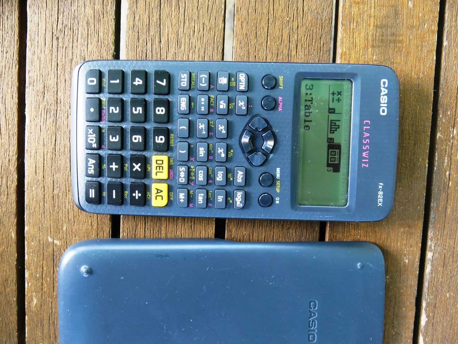 Научен калкулатор CASIO FX-82EX, Classwiz