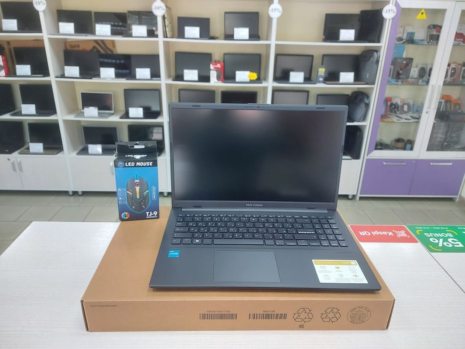 Новые Asus (Core i3, 8 ядер, 256 Gb SSD)