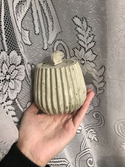 Гипсовое кашпо