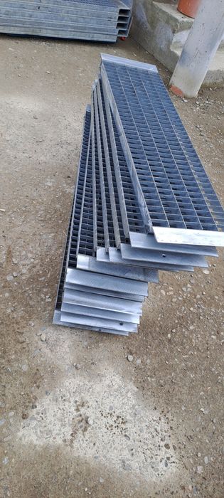 Grilaje-trepte zincate 80x204