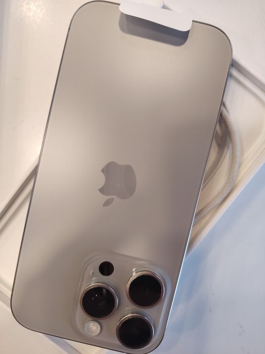 iPhone 16 pro 128gb natural desert titanium