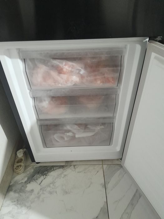 De vânzare frigider