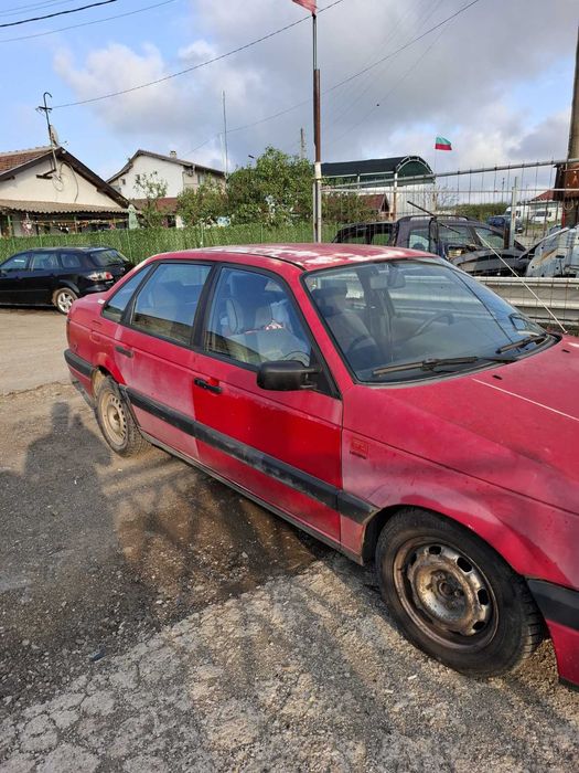 Volkswagen Passat  1.8 бензин 1988 година 90к.с на части