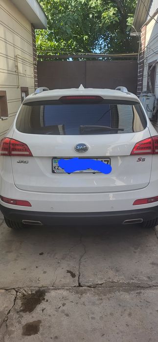 Продаётся почти новый автомобиль