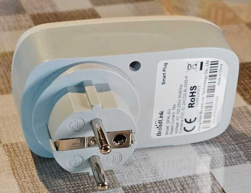 Смарт  Wi-Fi контакт с вградена нощна лампа BroadLink SP4L