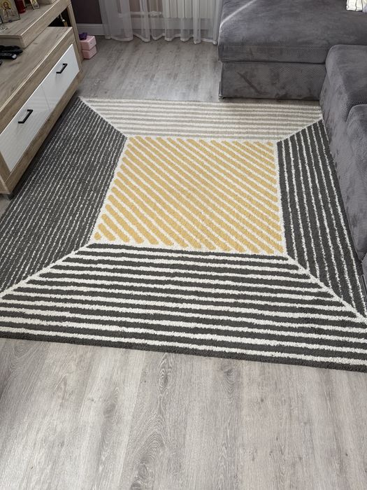 Продаю ковёр 2x2