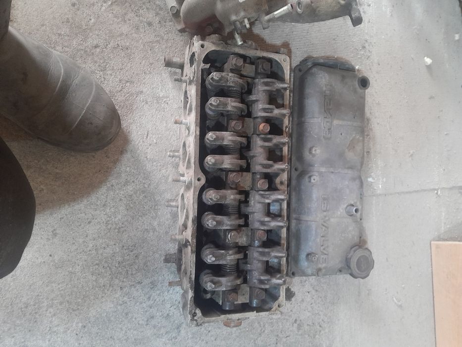 Продам головку мазда 323