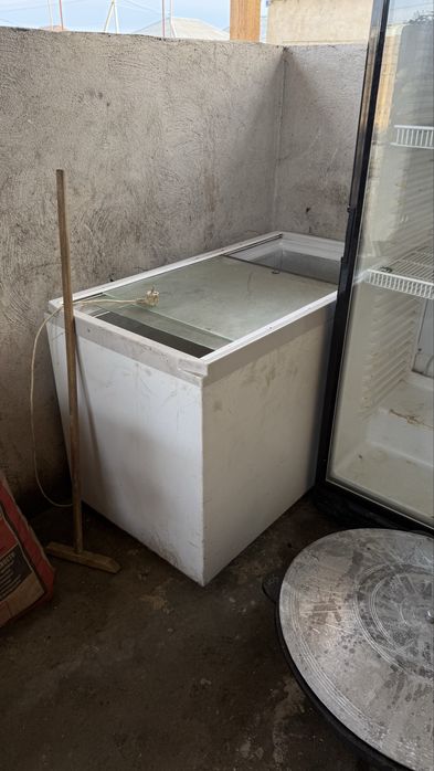 Холодилники продается