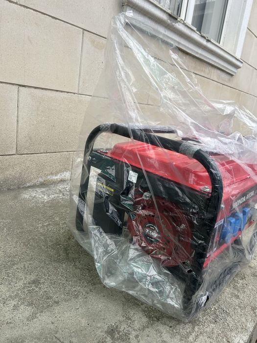 Honda AV6500 Gasiline Generator срочно