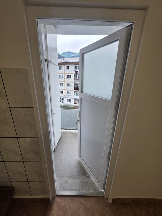 Vând apartament Brezoi