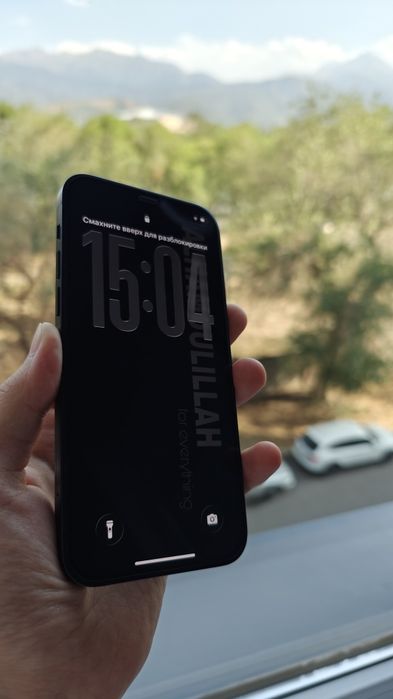 продам iPhone 12