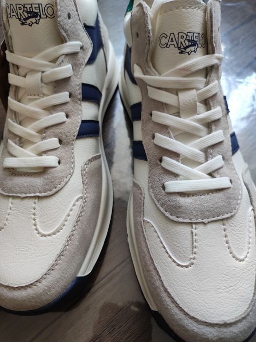 Кроссовки кожаные.