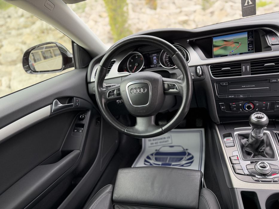 Audi / A5 Coupe 2.0 TDI