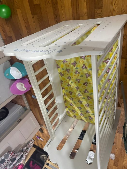 Продам кровать с маятником