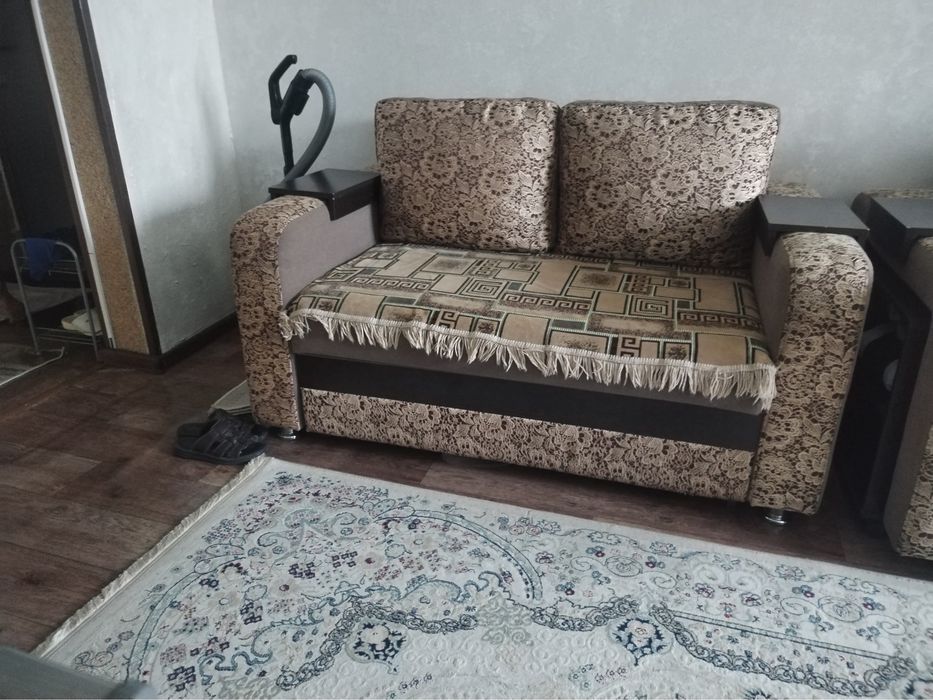 Продам диван малый и ьольшой