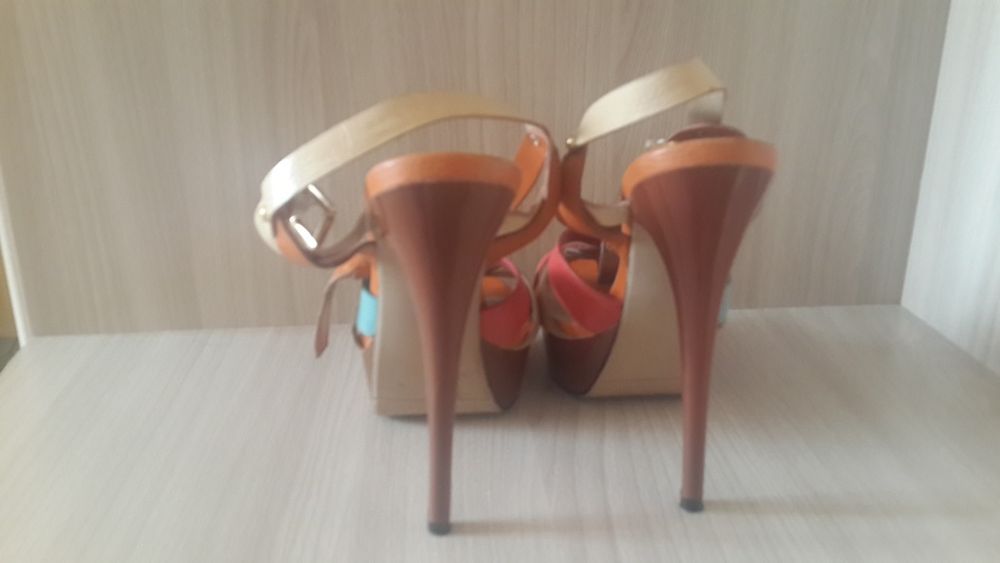 Срочно!!! туфли и босоножки