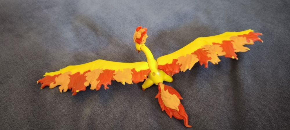 Pokmon 6" Moltres Articulated Battle Figure Toy