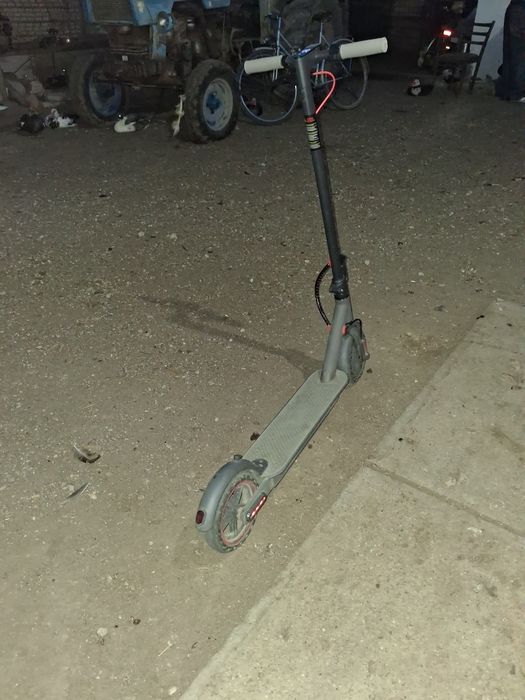 Vand trotinetă electrica Xiaomi prinde 45
