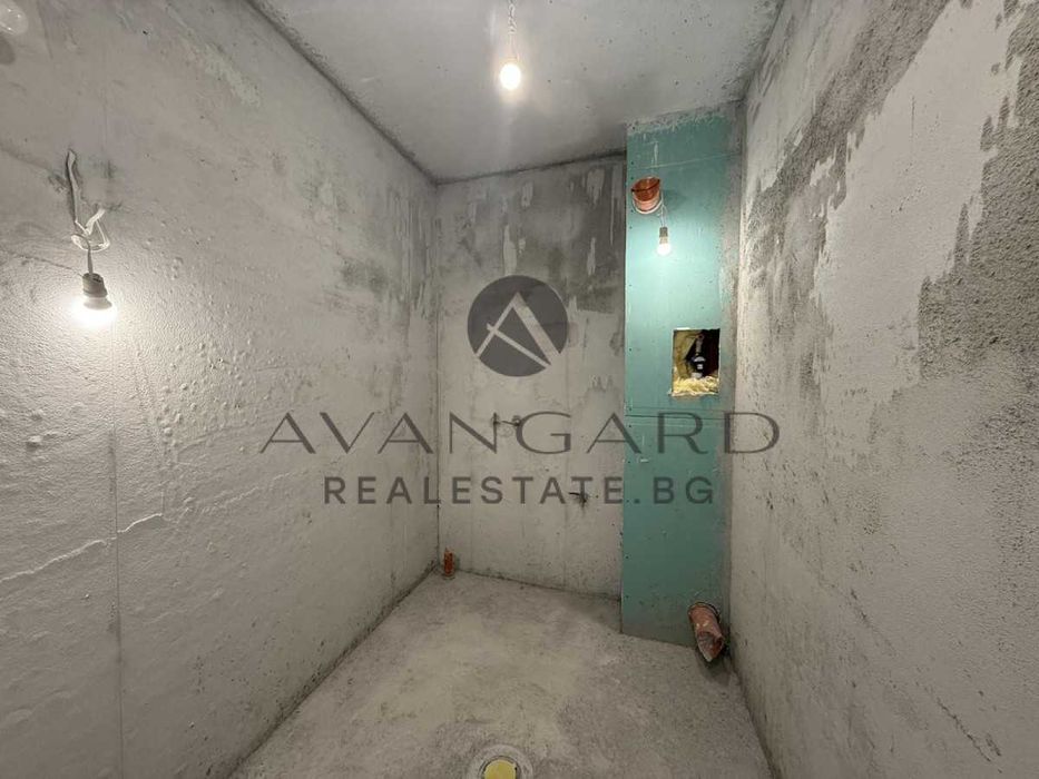 оф.25565 Тристаен с акт 16/ Кючук Париж