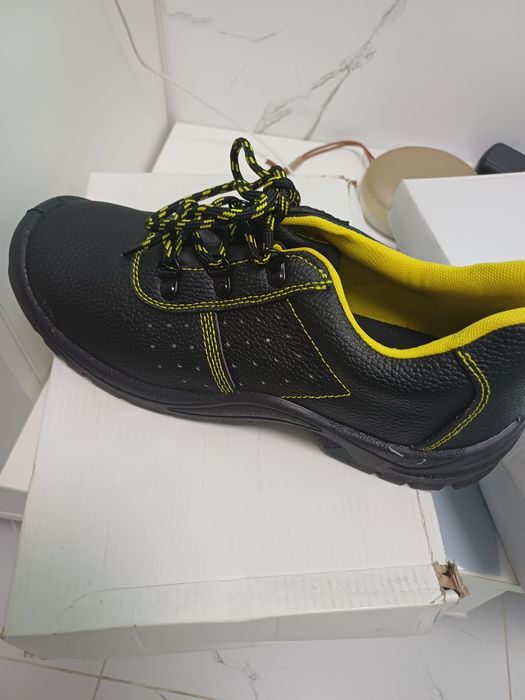 Ботинки летние  кожанные