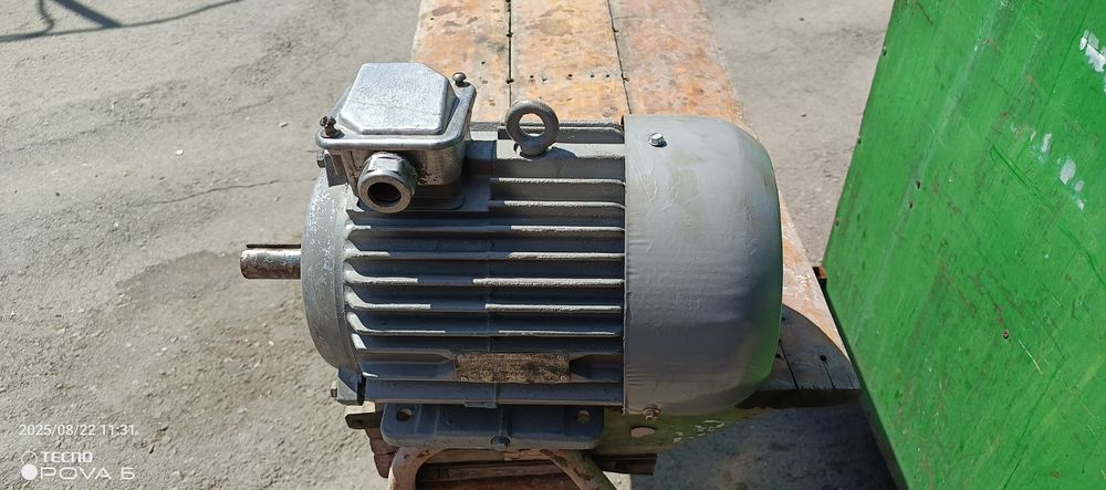 Продам электро двигатель 3кв  1500 об/ми