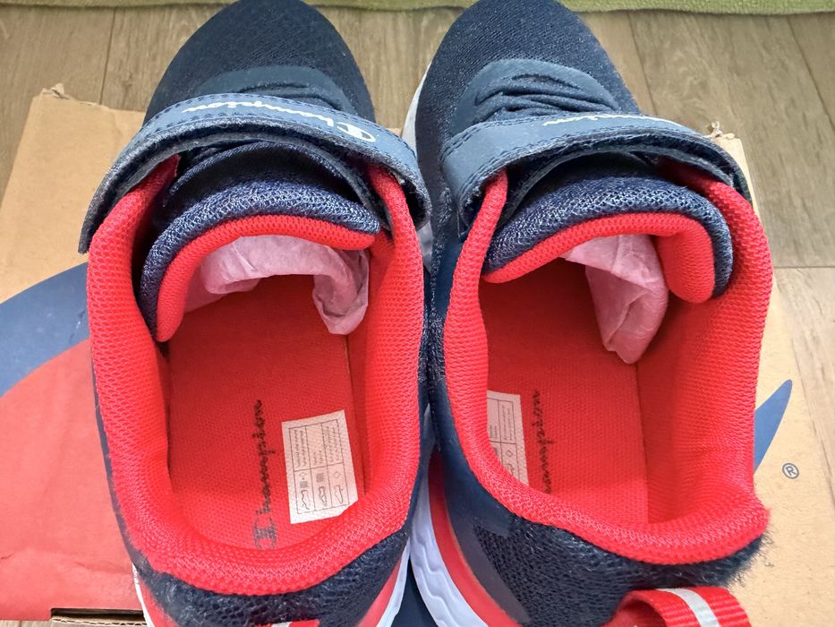 Champion Нови детски маратонки номер 35