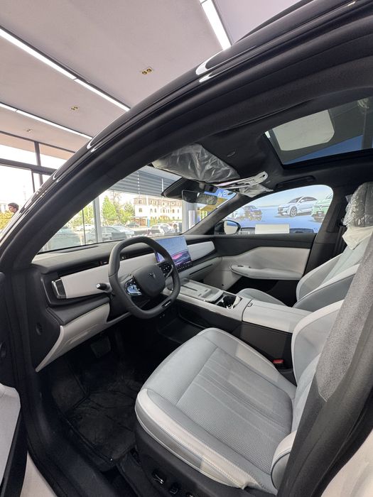 Voyah courage AWD Elektr