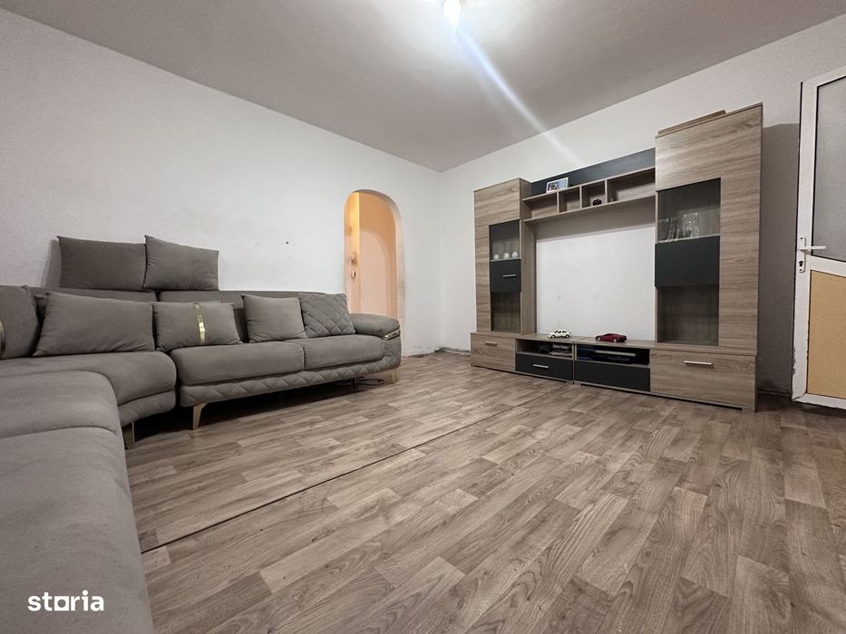 ETAJ 1! Vânzare apartament cu 2 camere în M11 - Târgoviște