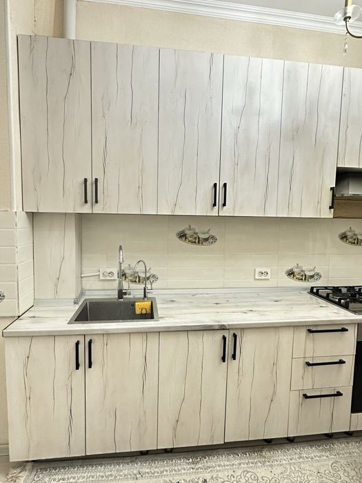 Кухонный гарнитур + 2 шкафчик