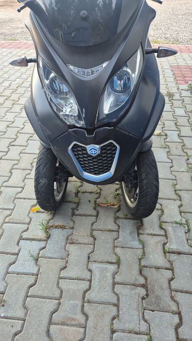 Reparații piaggio MP3/yamaha tricity /peugeot metropolis