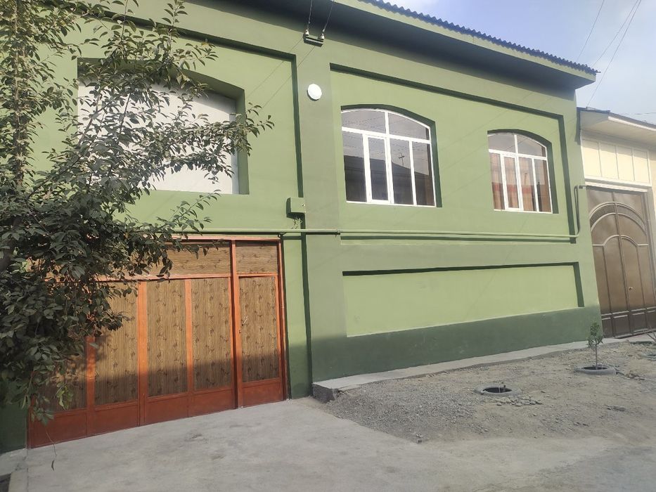 6 сотикли ховли Уй сотилади ёки 5-микрарайондеги домларга бартер