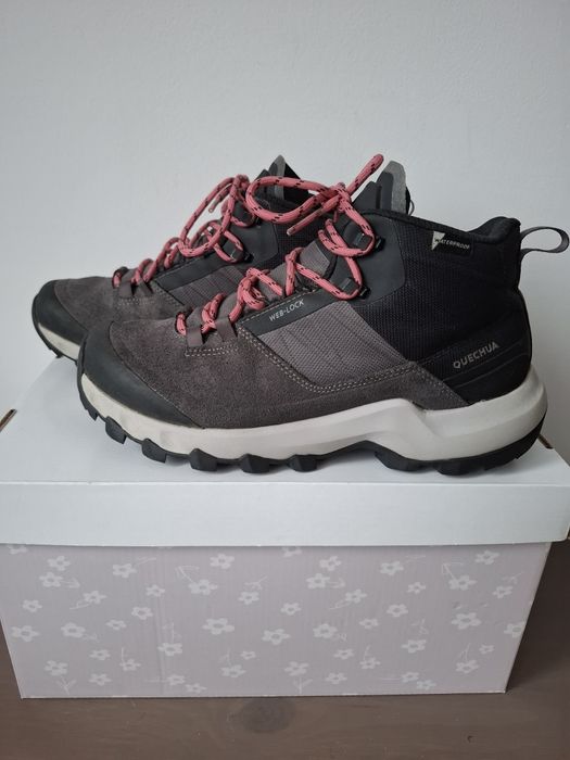 Bocanci mid impermeabili MH5 , piele, dama , gri , drumetii. Quechua