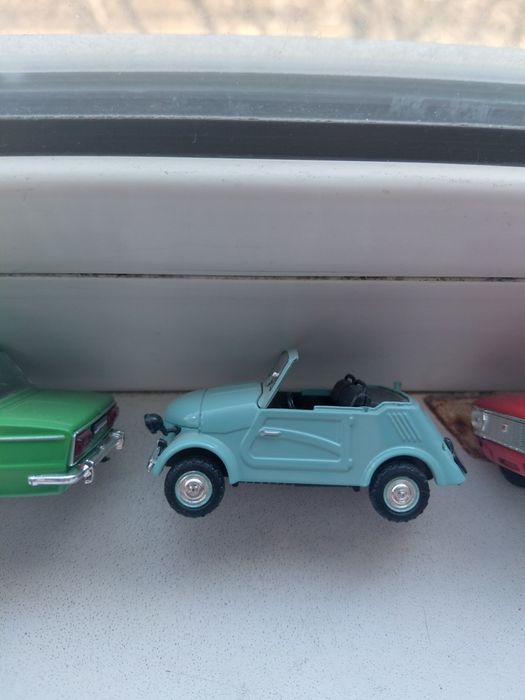 Продам сувенирные машинки