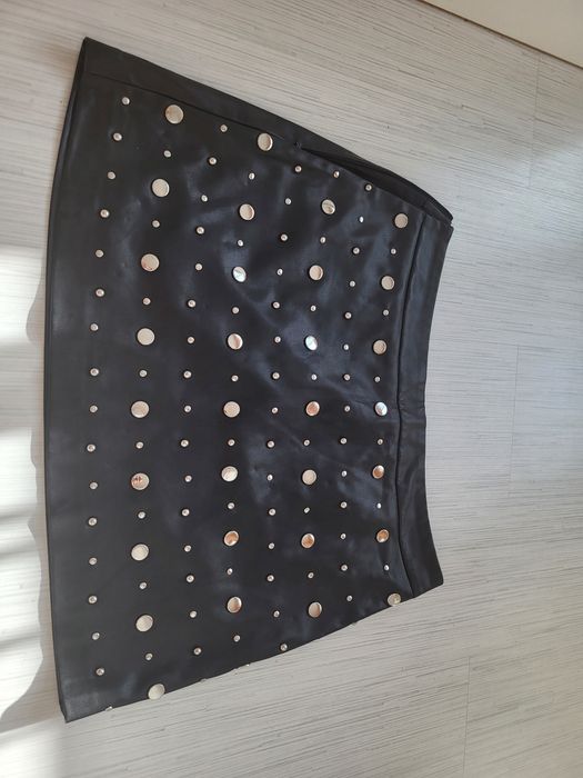 Кожена пола Bershka ,блуза PauseJeans