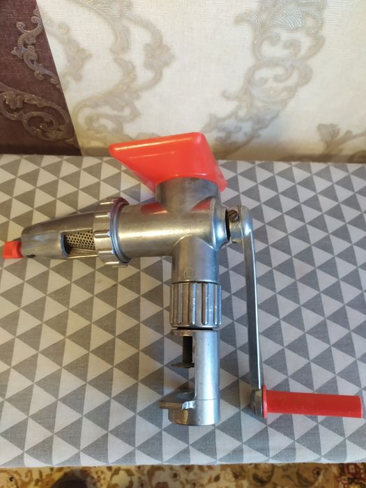 Продам мясорубку