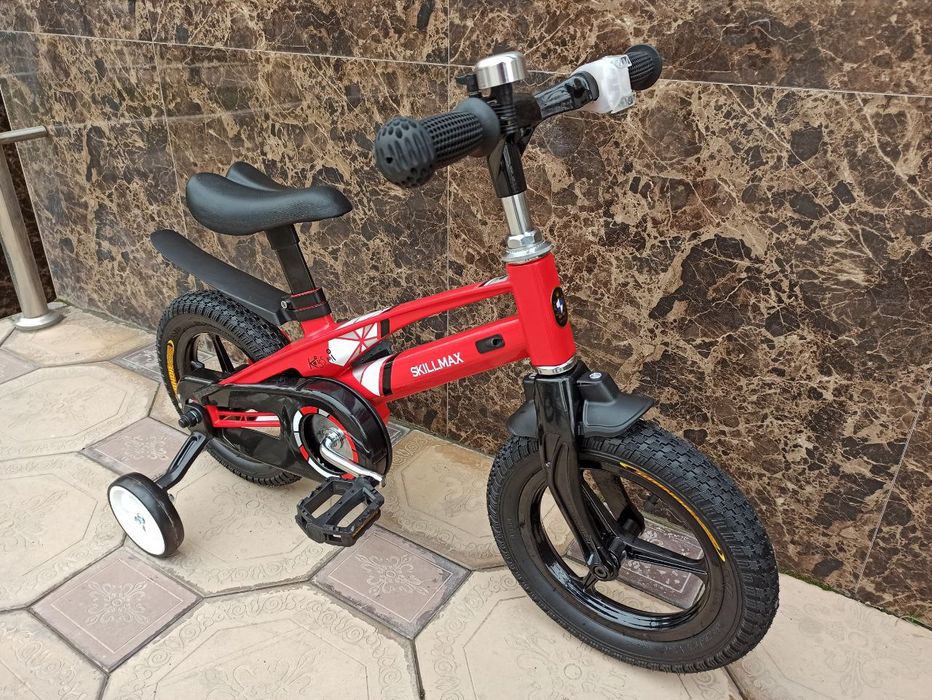 Новый велосипед 12 размер 3-7лет сака диска