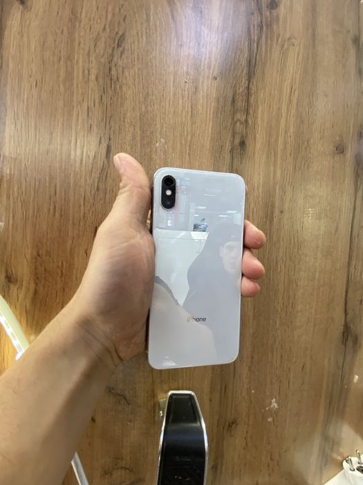 Продам Айфон Х в хорошем состаяние